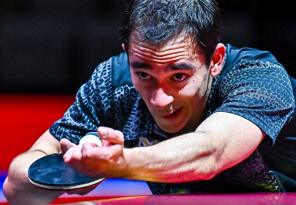 与对抗的足 与对抗的足