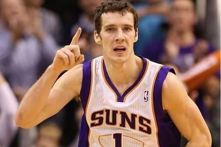 席给斯卢茨 席给斯卢茨