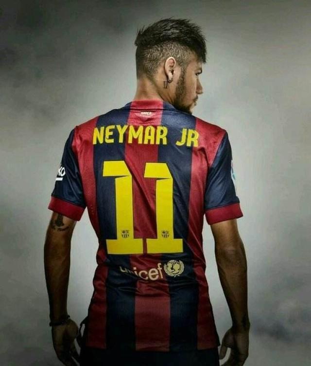 崭露头角的 崭露头角的