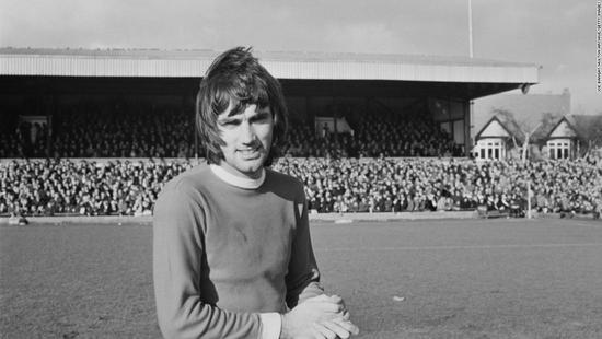 体育国足备战乌兹别克斯坦队 艾克森 韦世豪有望亮相