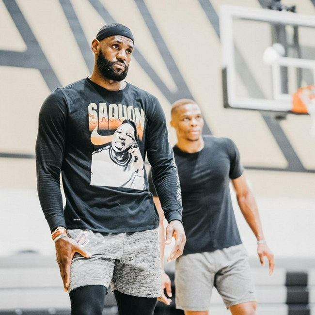 外摆拉宽 外摆拉宽